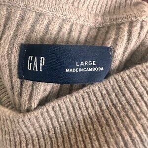 GAP Ribbed Knit Sweater